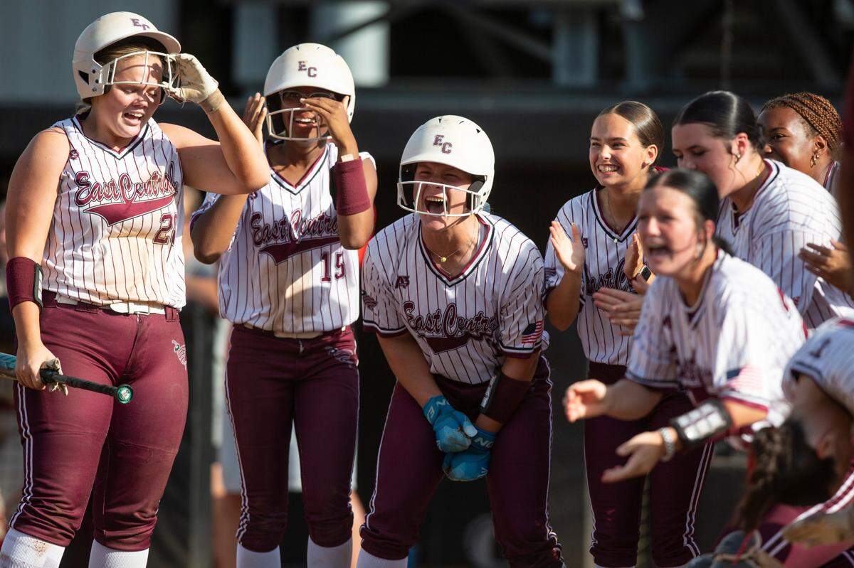 East Central players react as their teammates score during the MHSAA 5A Softball Championship at USM Softball Complex in Hattiesburg on Wednesday, May 14, 2025.