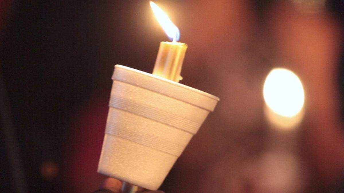 PAUL VIDELA/pvidela@bradenton.com 
 
 A candlelight vigil is planned for Sunday evening at Beach Park Pier in Pascagoula in honor of Jessie Bardwell.