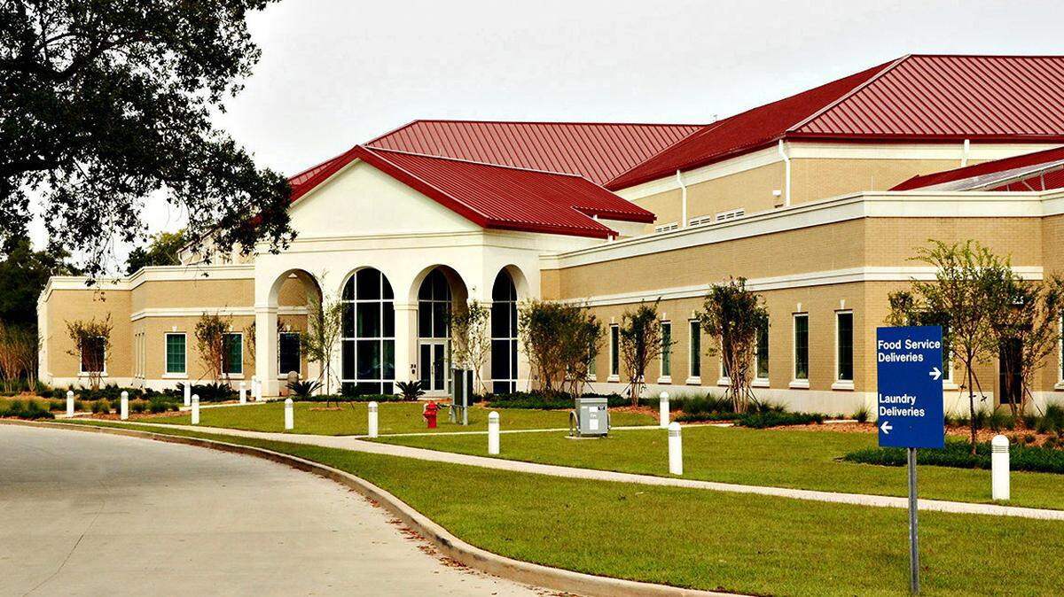 BILOXI VA MEDICAL CENTER 
 The new building that houses laundry and dietetics at the Biloxi VA Medical Center was built by Roy Anderson Corp. of Gulfport and has won several awards.