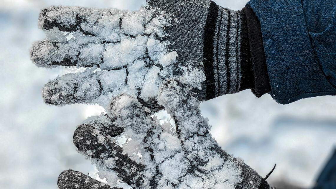 What is hypothermia? Signs, symptoms and how to stay safe in MS as hard freeze nears