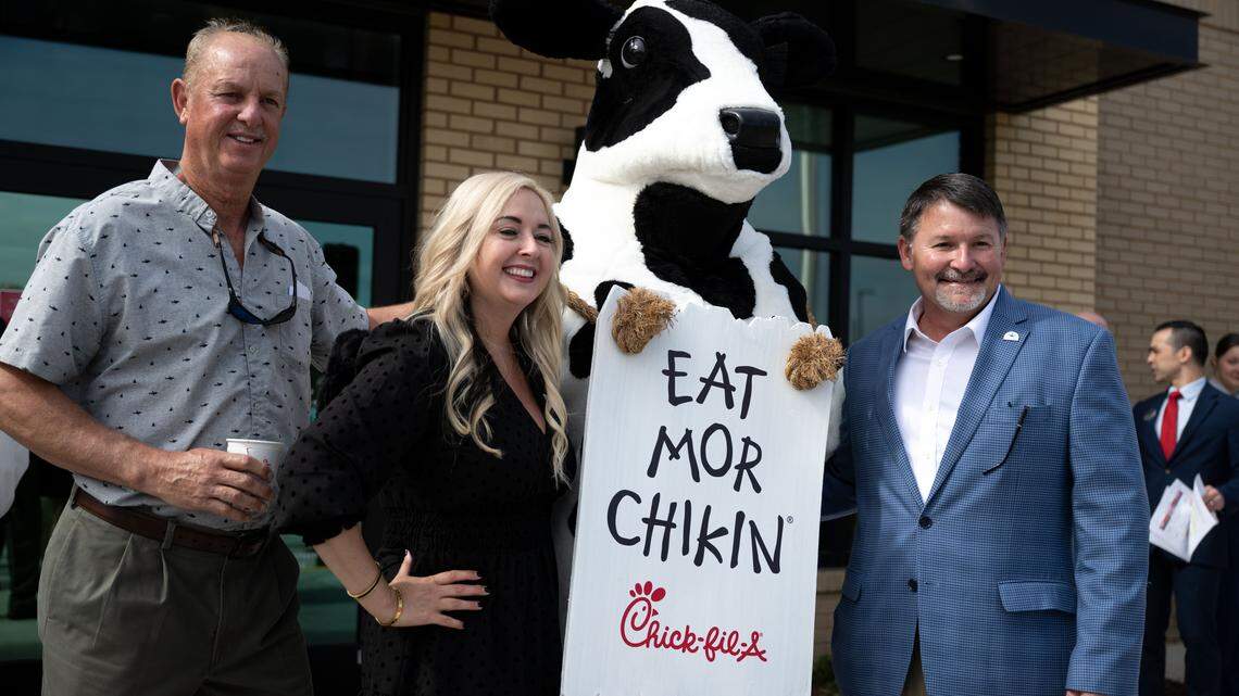 Going to Chick-fil-A opening? What to know about traffic, take-out and free food