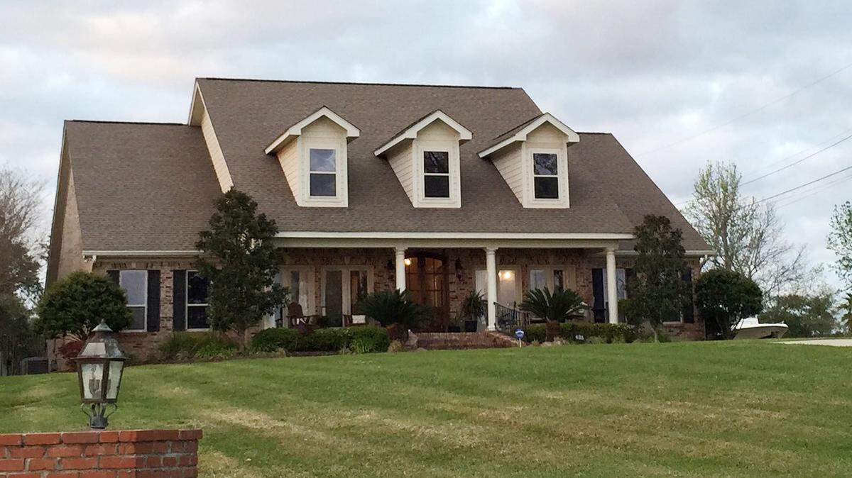 JUSTIN MITCHELL/SUN HERALD/FILEThe home of Scott and Trinity Walker at 435 East Beach Drive in Ocean Springs.