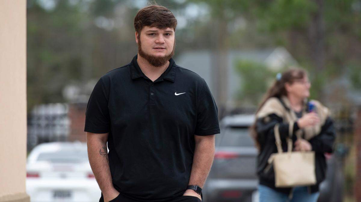 Jeremy Billings walks into Waveland Municipal Court on Thursday, Dec. 19, 2024.