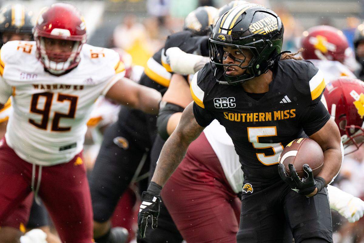 Southern Mississippi running back Matt Jones (5) scored twice Saturday in the Golden Eagles’ win over ULM.