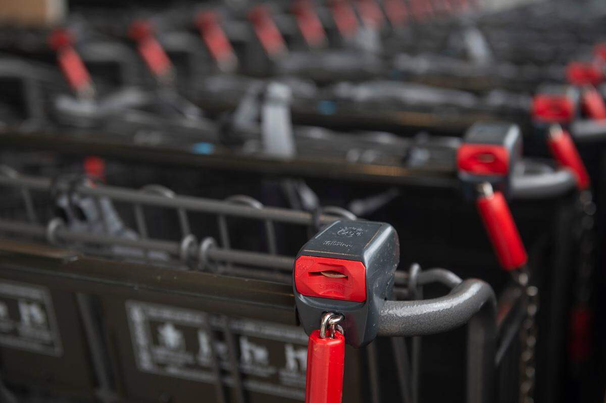 Shopping carts are lined up waiting for customers on Aldi’s soft opening day at Aldi in Ocean Springs on Wednesday, Aug. 24, 2022. Aldi requires customers to insert a quarter to use their shopping cart, but customers get the quarter back when they bring the shopping cart back.