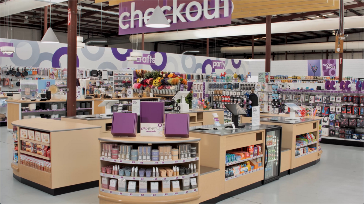 Dollar General’s new discount chain, Popshelf, caters to shoppers with more money to spend, carrying non-essential items like party goods and seasonal home décor.