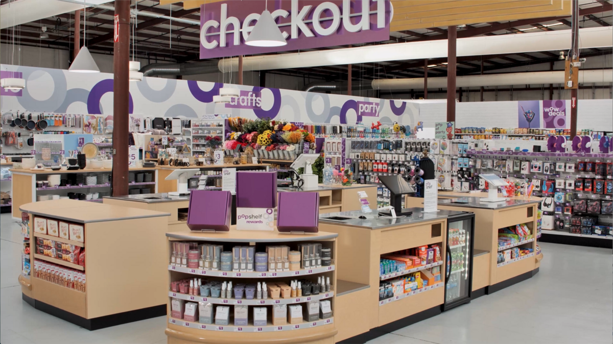 Dollar General’s new discount chain, Popshelf, caters to shoppers with more money to spend, carrying non-essential items like party goods and seasonal home décor.