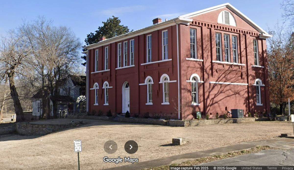 Old Courthouse Museum and Archives Library in Iuka, Mississippi.