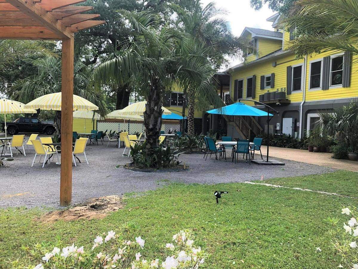Almanette Under the Palms is a new outdoor dining and entertainment venue at Almanett Hotel & Bistro in Gulfport.