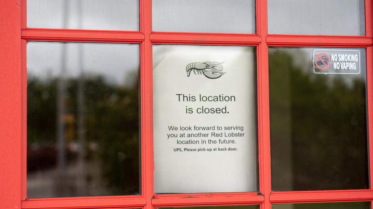 A closed sign in the window at Red Lobster in D’Iberville on Monday, May 13, 2024.