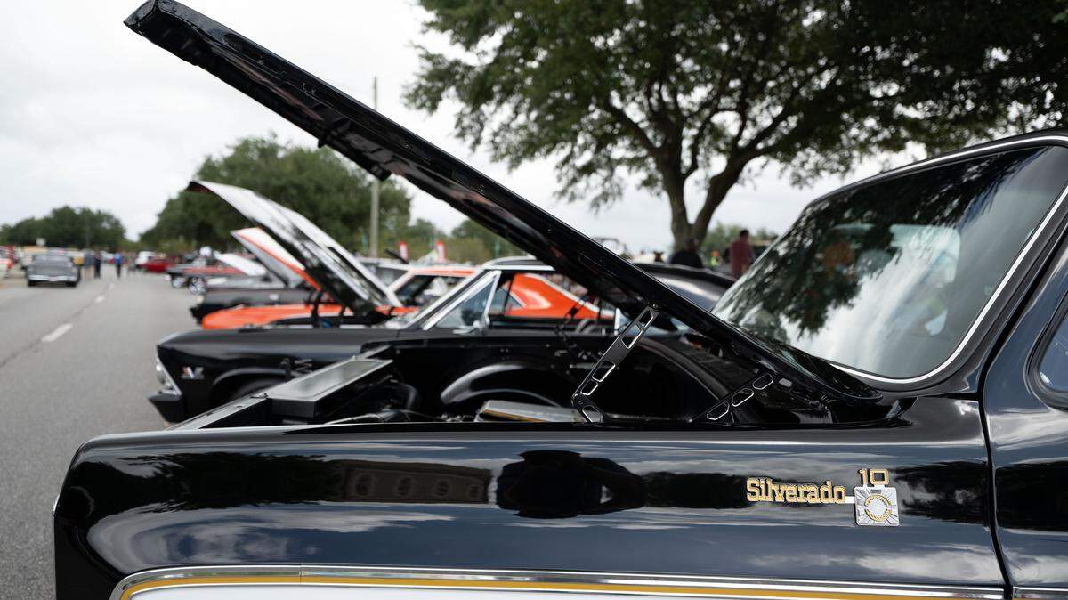 Cars are parked along Main Street during Cruisin’ The River City in Moss Point on Tuesday, Oct. 7, 2025.