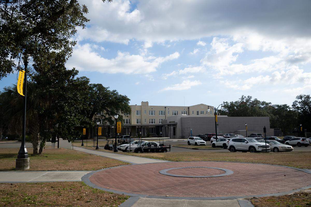 A paved path leading to the Administration Building at The University of Southern Mississippi Gulf Park Campus on Tuesday, Feb. 3, 2026.