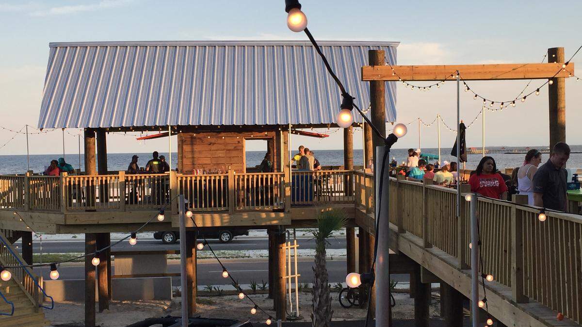 NATE THURMAN/SUN HERALDThe outside bar at Shaggy's in Gulfport.