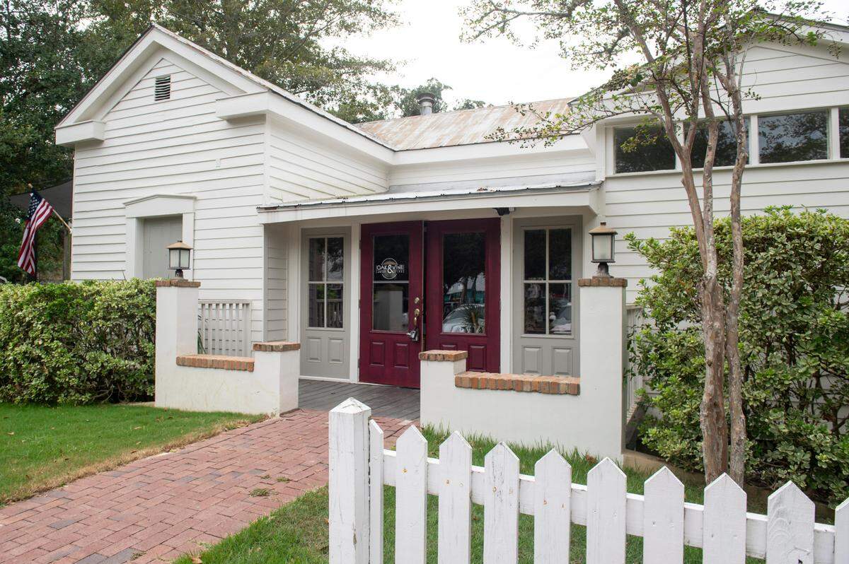 Oak & Vine Whiskey & Wine is newly open in downtown Ocean Springs.