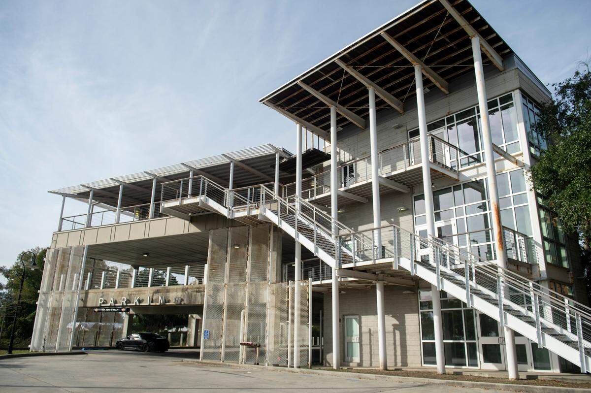 It doesn’t look like a parking garage, have good directional signs and it isn’t on Google Maps, but the city’s parking garage in Bay St. Louis is free and often has open spaces.