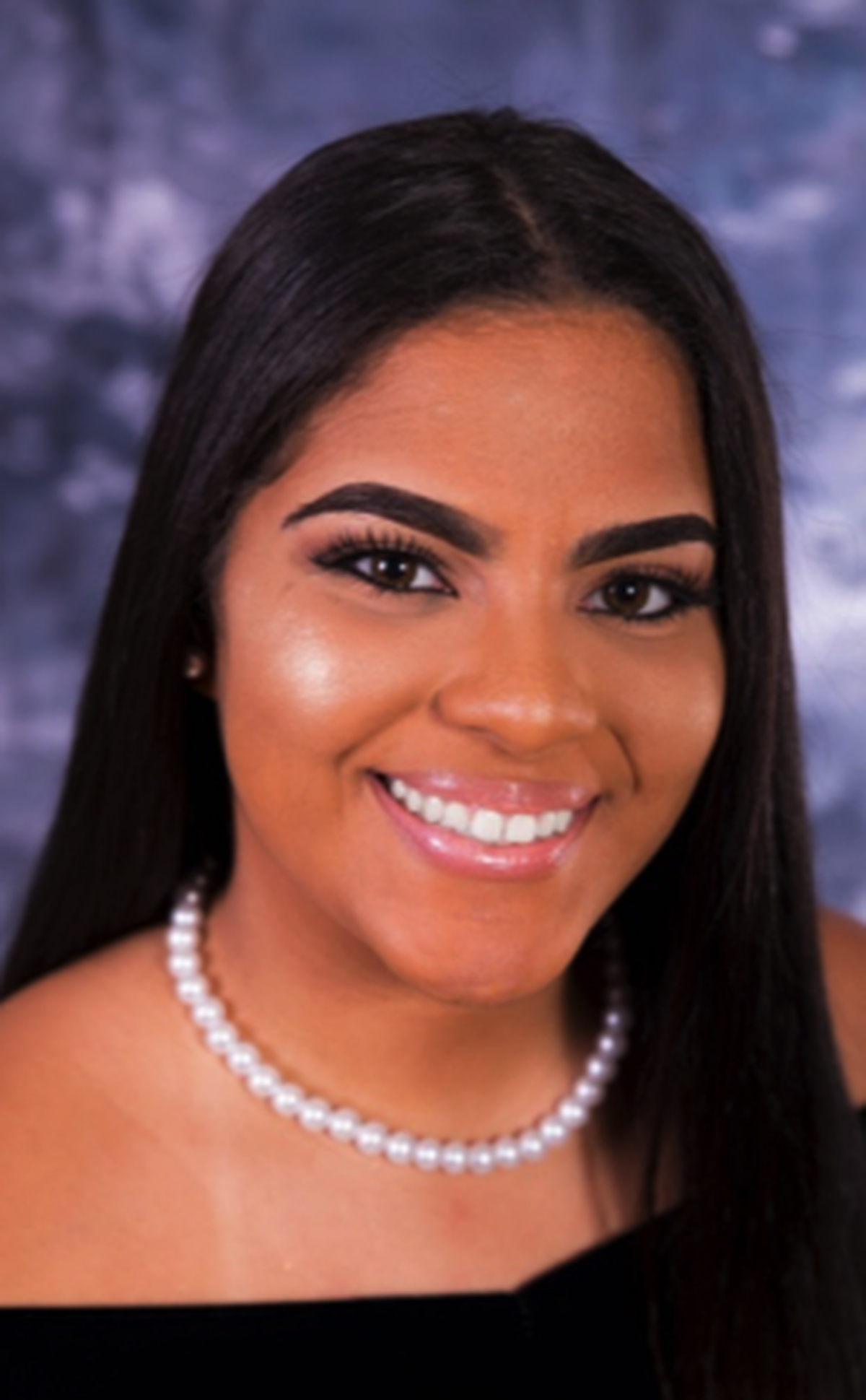 Moss Point High Valedictorian Ninoshka&nbsp;Munoz–De Leon