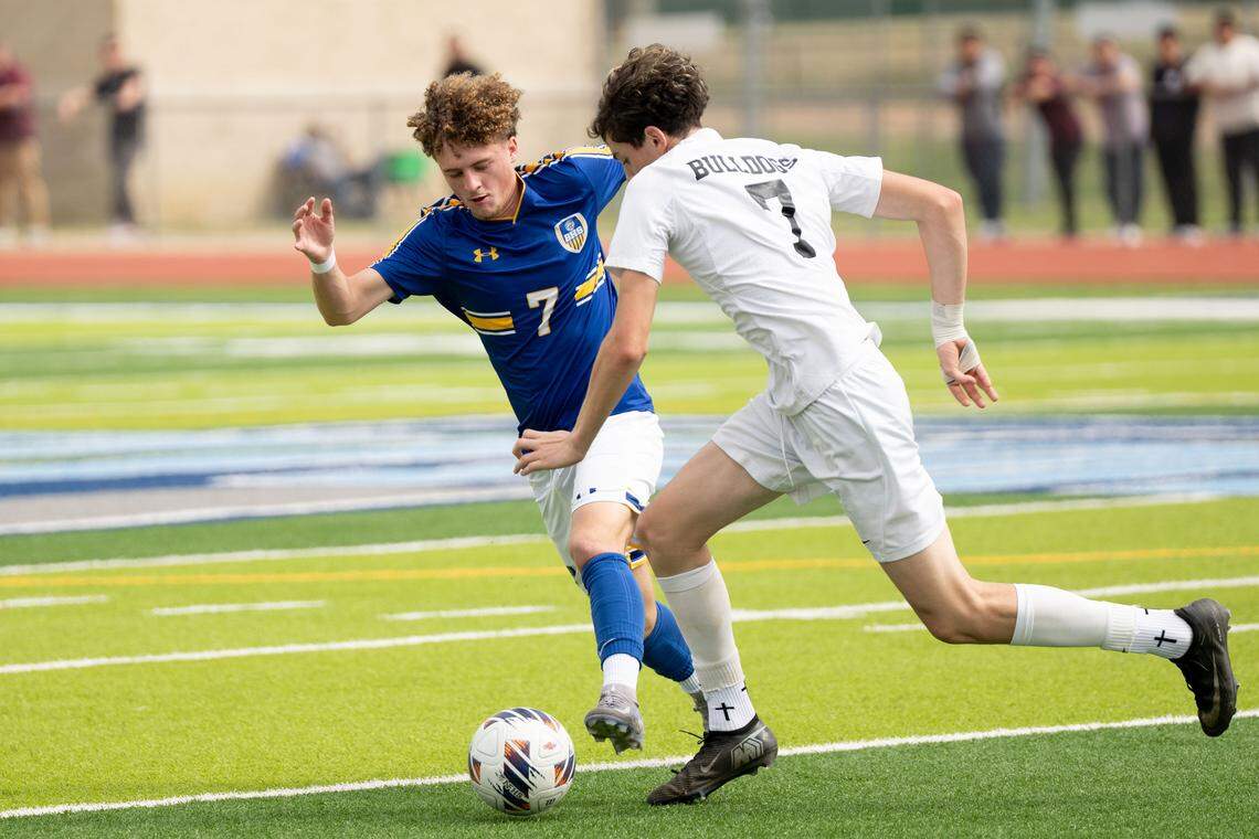 Bay High’s Griffin Garcia (7) dribbles the ball during a 4A boys soccer state championship game at Ridgeland High School in Jackson on Saturday, Feb. 21, 2026.