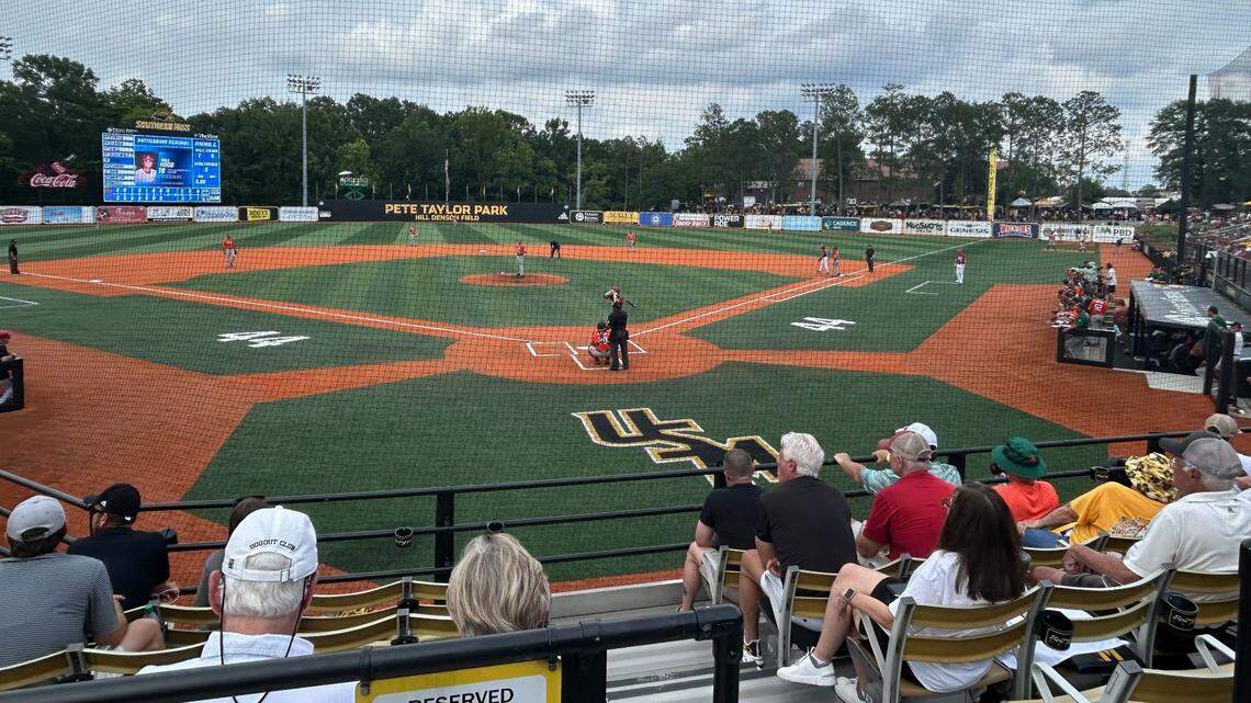 Golden Eagles lay an egg in Hattiesburg Regional opener, fall to No. 4 seed