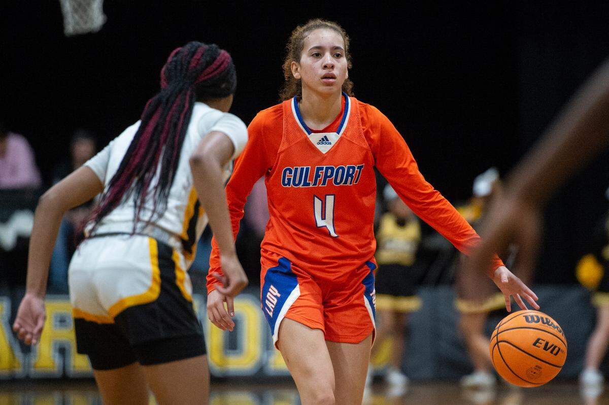 Gulfport’s Micah O’Dell looks for a pass during a playoff game at D’Iberville High School in D’Iberville on Friday, Feb. 17, 2023.