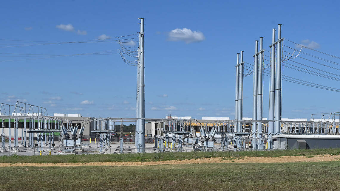 What incentives are available to data centers in Mississippi?