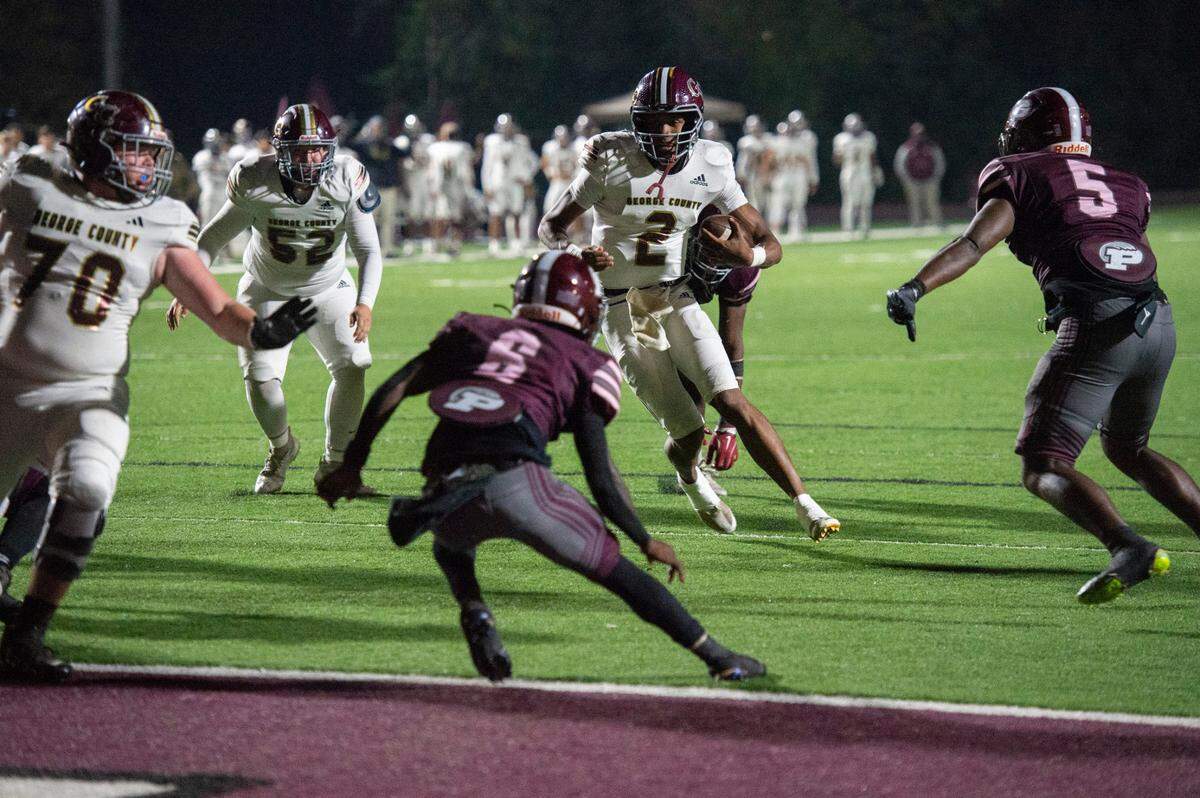 George County’s Deuce Knight runs the ball during a playoff game between Picayune and George County at Lee-Triplett Stadium in Picayune on Friday, Nov. 22, 2024.