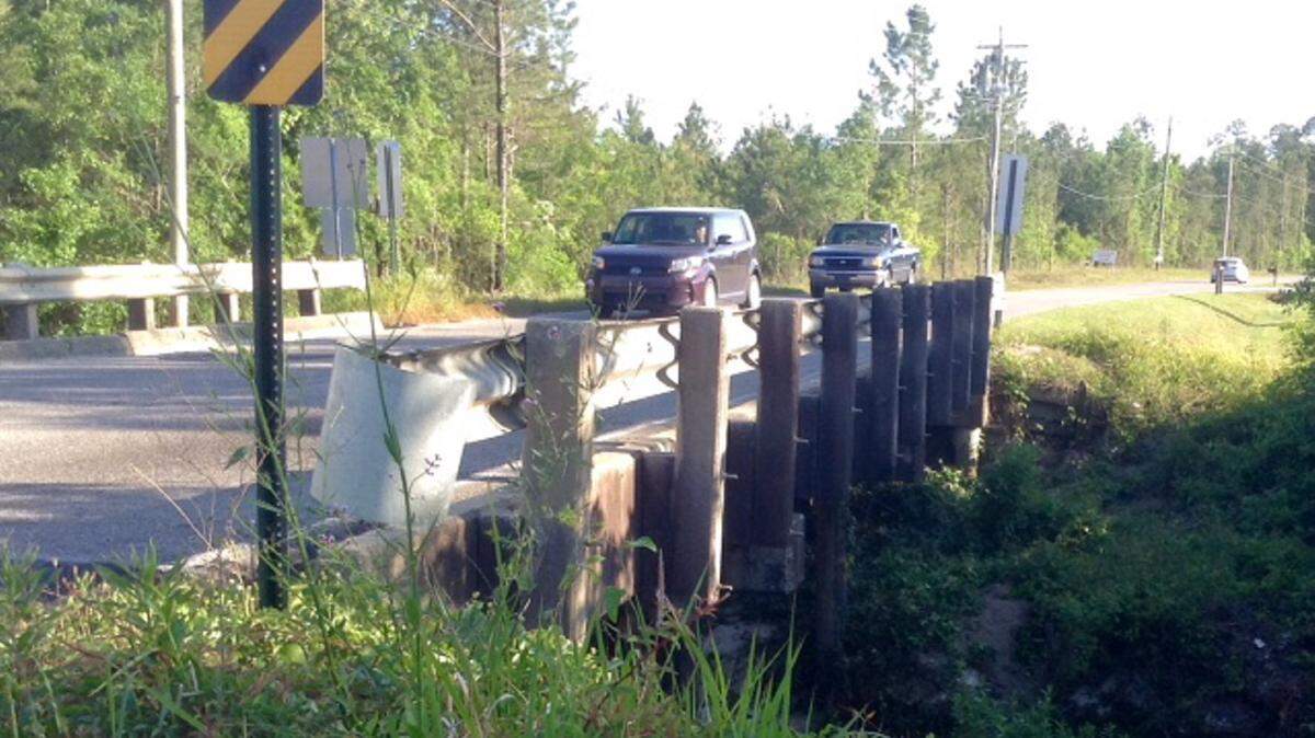 MAURICE SINGLETON/SPECIAL TO THE SUN HERALDThe Kapalama Bridge in Diamondhead has deteriorated to the point of needing to be replaced, which will close Kapalama Drive, a main thoroughfare.