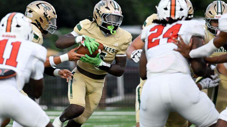 A 500-yard game, streak-buster and team on a roll highlight prep football’s Week 3