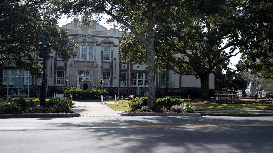 Ocean Springs vs. two sisters, one badly injured in crosswalk wreck. Who won?