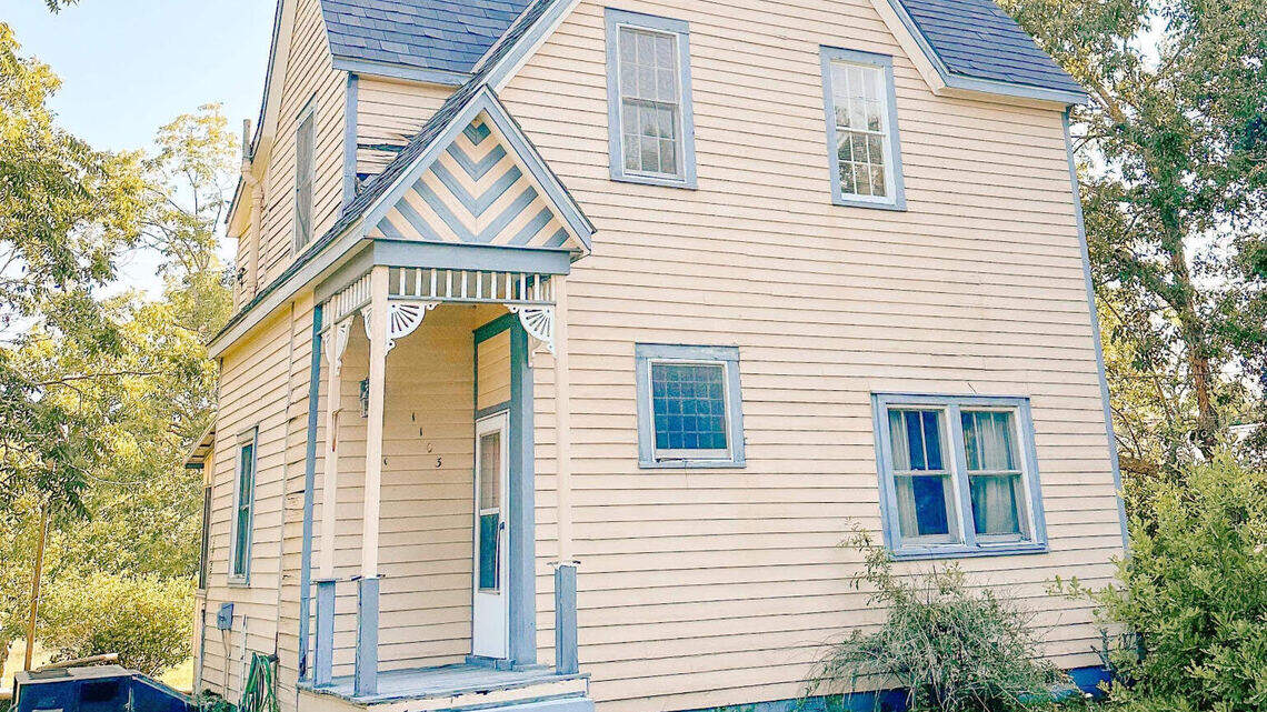 This historic Mississippi Coast cottage sold for $700 in 1899. It could be your new home.