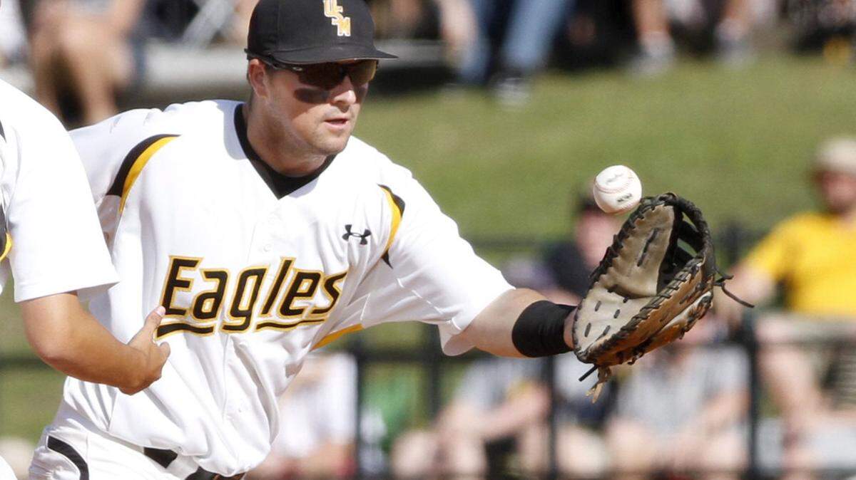 TIM ISBELL/SUN HERALD 
 Southern Miss first baseman Tim Lynch catches the ball against Rice, Saturday, Apr. 23, 2016.