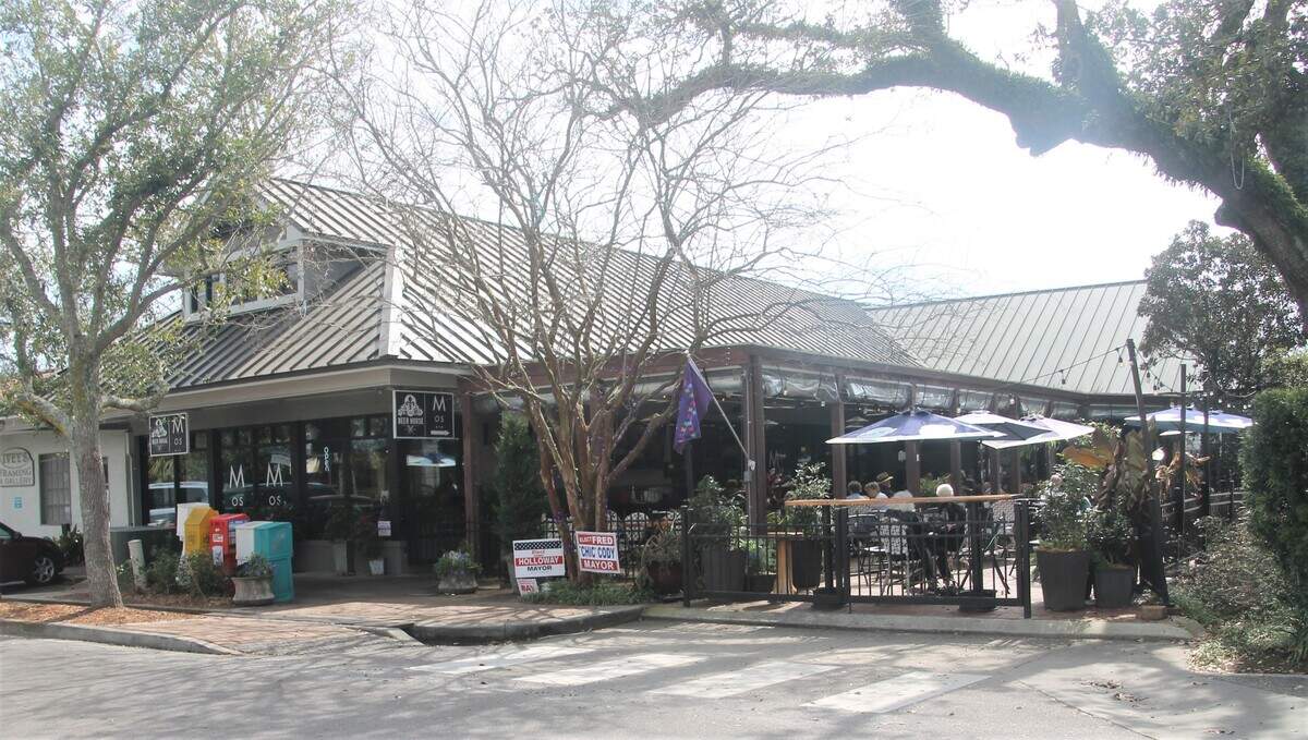 Mosaic Restaurant & Bar has undergone a makeover on Government Street in downtown Ocean Springs.
