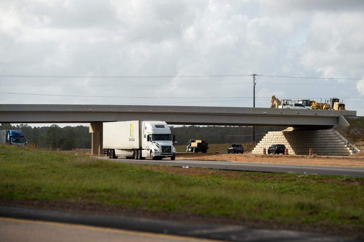 The Menge Avenue overpass over Interstate 10 in Pass Christian is under construction on Wednesday, Oct. 30, 2024.