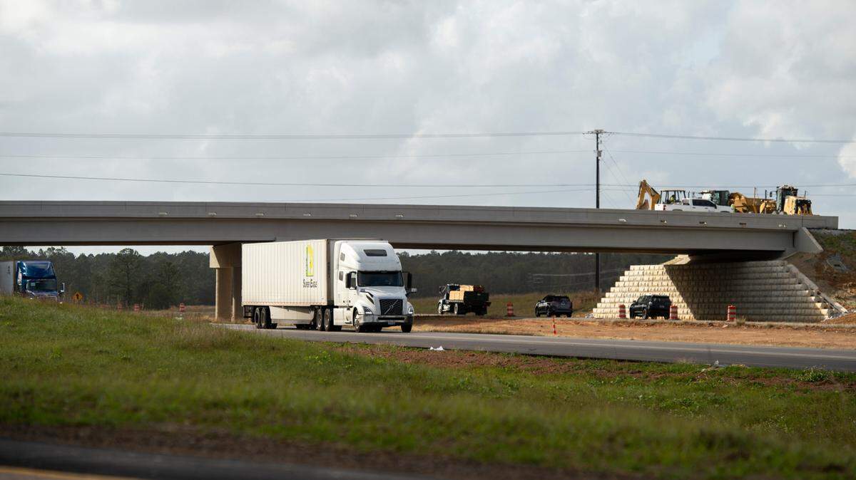 Construction continues along the Menge Avenue overpass over Interstate 10 in Pass Christian on Wednesday, Oct. 30, 2024.