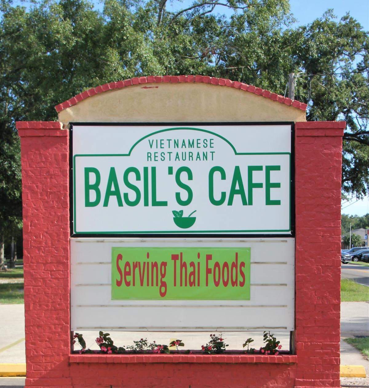 Basil’s Cafe ion Beatline Road in Long Beach iwas named one of the top restaurants on the Coast in 2021, but is closed at the start of 2022 because of a worker shortage.
