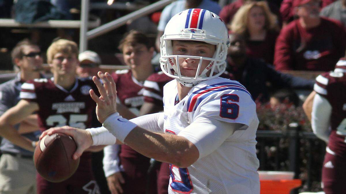 Louisiana Tech quarterback Jeff Driskel (6) looks to pass during the first half of a NCAA college football game against Mississippi State in Starkville Saturday. (AP Photo/Jim Lytle)