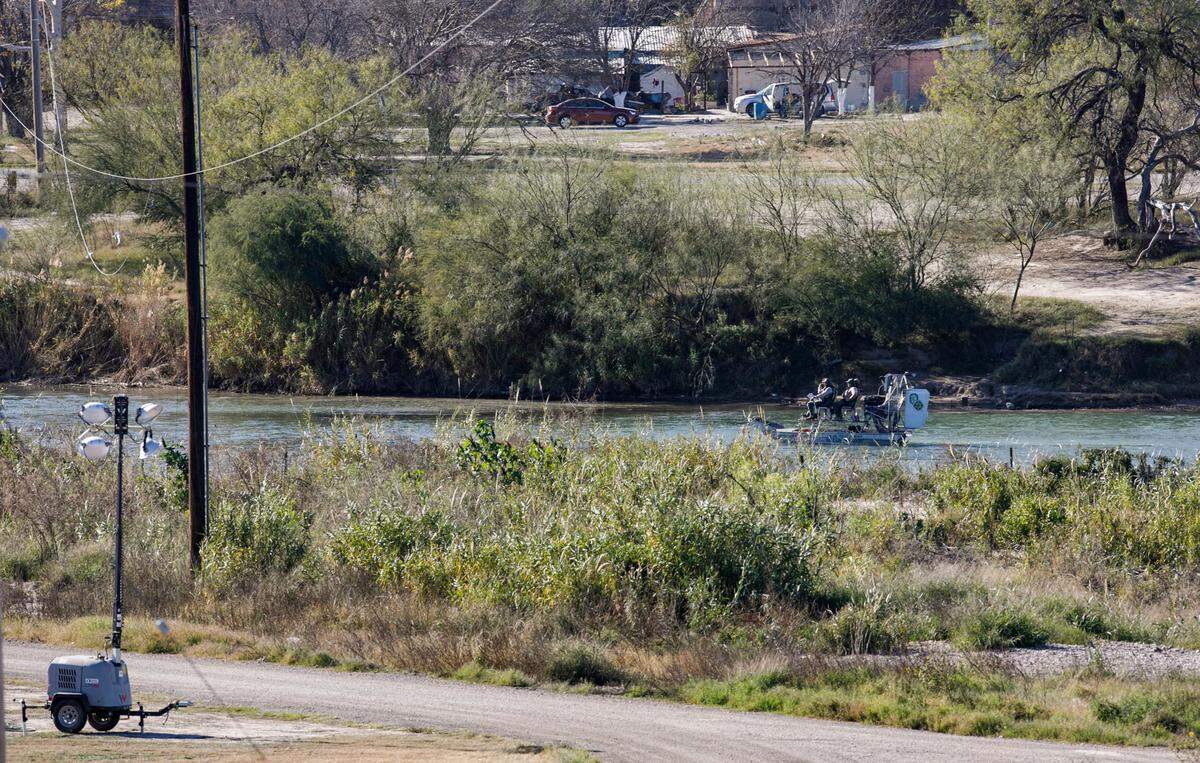 The Justice Department on Friday, Jan. 12, asked the Supreme Court to order Texas to stop blocking Border Patrol agents from a portion of the U.S.-Mexico border where large numbers of migrants have crossed in recent months.