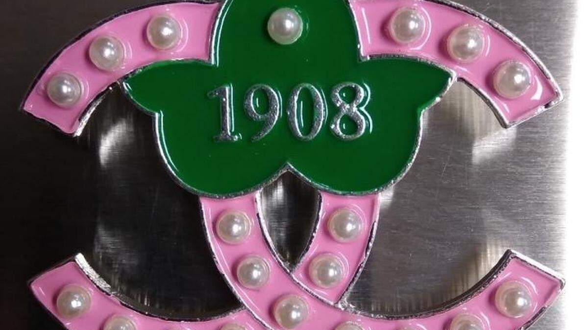 If real, these Chanel brooches would be worth over $160,000.