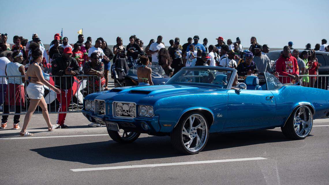 Where can I find free parking during Black spring break in Biloxi? What to know