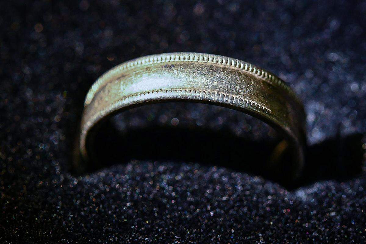 The Forrest County Sheriff’s department is asking the public if they know who this silver wedding band belongs to as it could identify human remains.