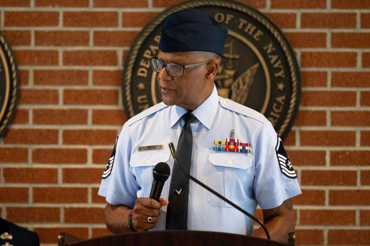 Master Sgt. Brian Lake speaks to the crowd during a ceremony at Biloxi National Cemetery on Monday, May 25, 2026.