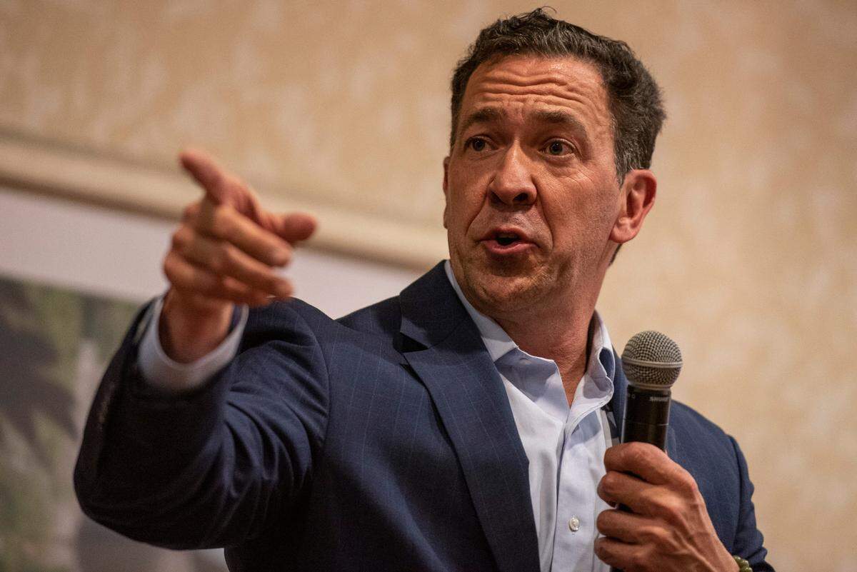 State Sen. Chris McDaniel speaks to Ingalls workers about the vaccine mandate at the Hilton Garden Inn in Pascagoula on Thursday, Oct. 14, 2021.