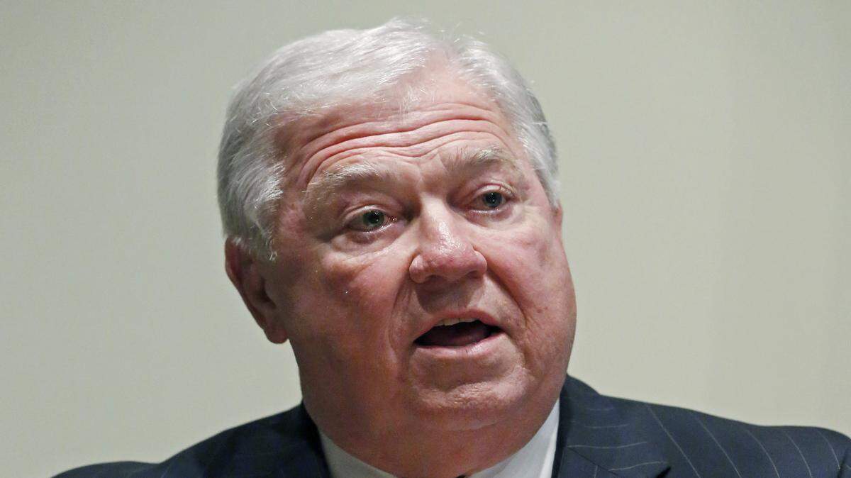 Former Mississippi Gov. Haley Barbour tells a predominately black audience at Jackson State University in Jackson, Miss., Tuesday, April 21, 2015, that the state and nation would be better served with more racial diversity within the Democratic and Republican parties. Barbour, who was Republican National Committee chairman in the mid-1990s, says Mississippi does not need a white party and a black party. (AP Photo/Rogelio V. Solis)