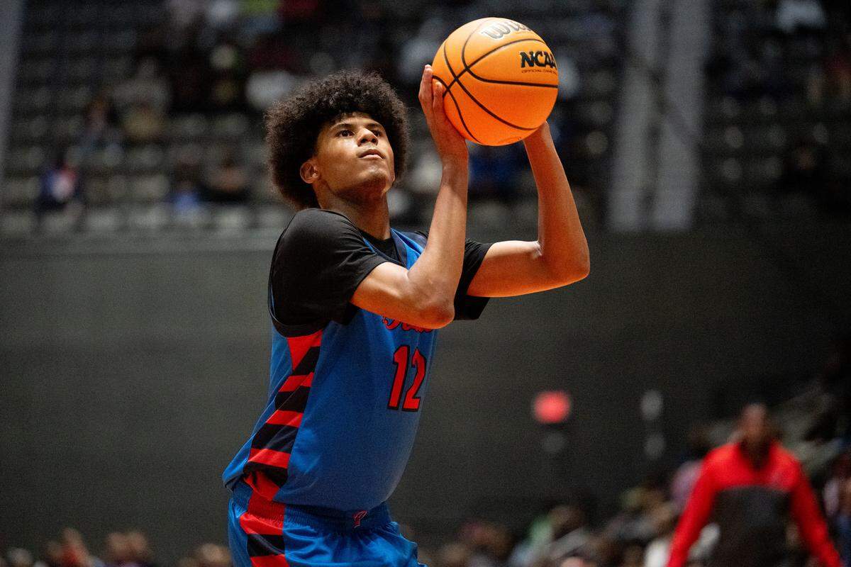 Pascagoula's Adam Griffin (12) scored a team-high 15 points for the Panthers.