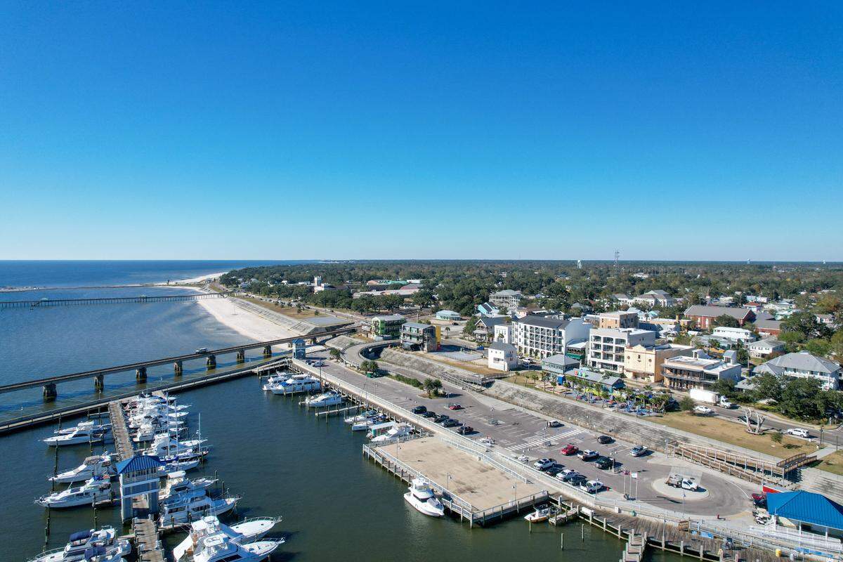 Downtown Bay St. Louis is a favorite place to visit and live, with its downtown waterfront and variety of restaurants and shops. Parking can be at a premium.