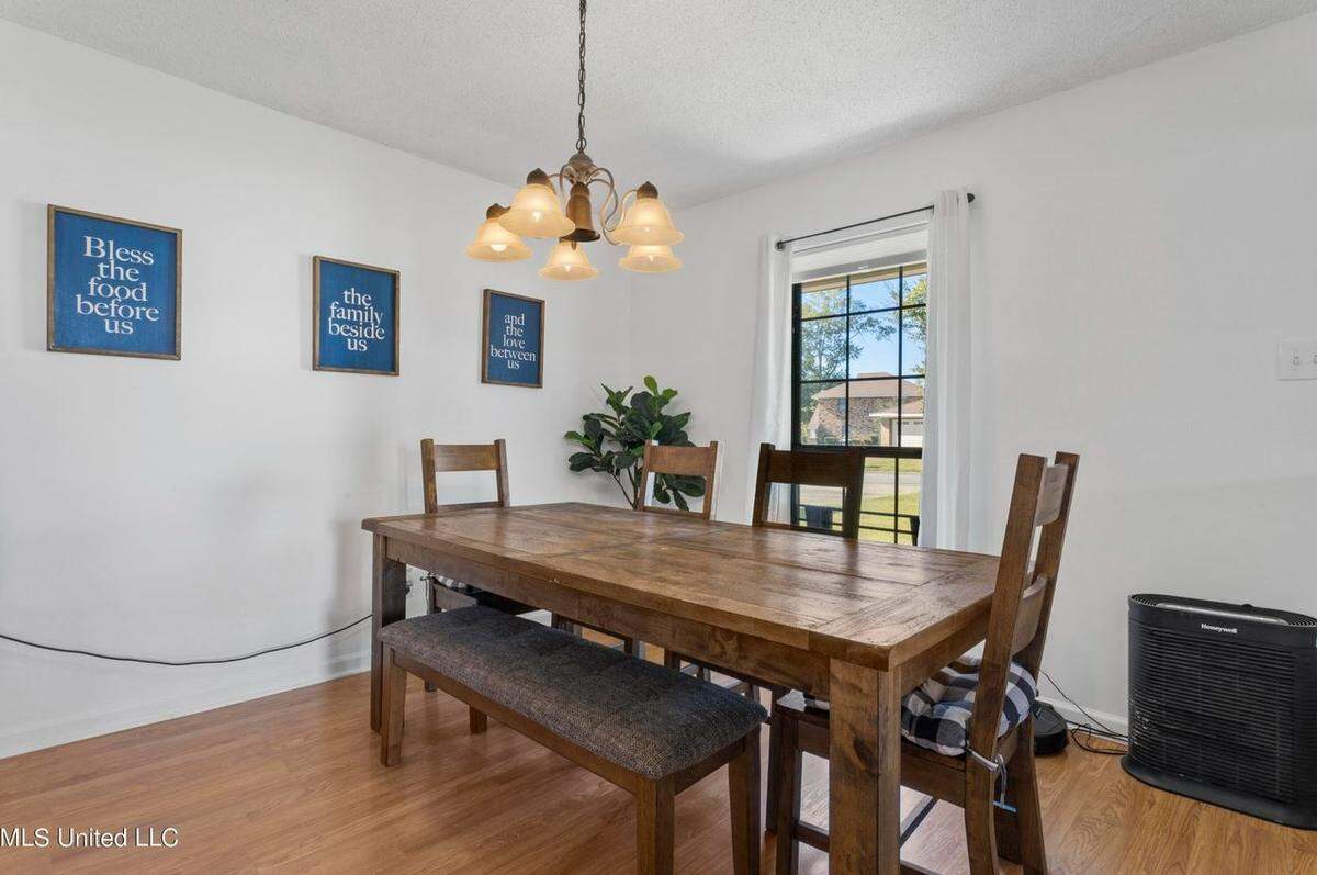 746 Live Oak Dr., Biloxi, MS 39532