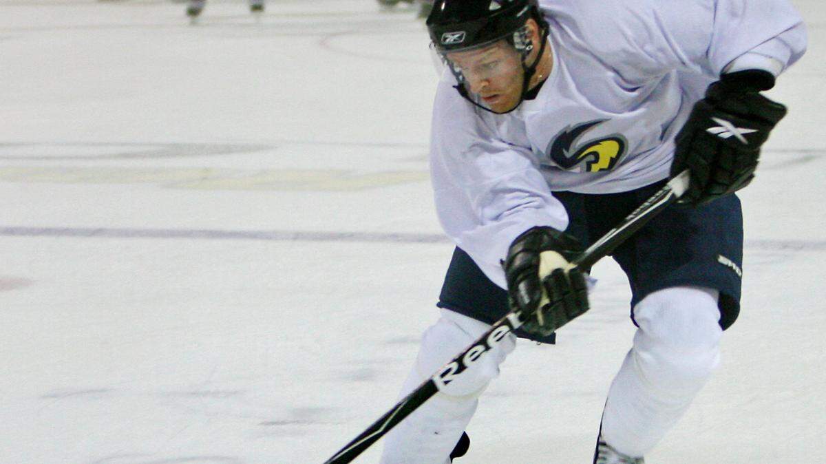 AMANDA McCOY/SUN HERALD/2009 
 
 Forward Greg McCauley races down the ice while running drills during training camp for the Mississippi Surge. An ownership group has applied to join the Southern Professional Hockey League for next season.