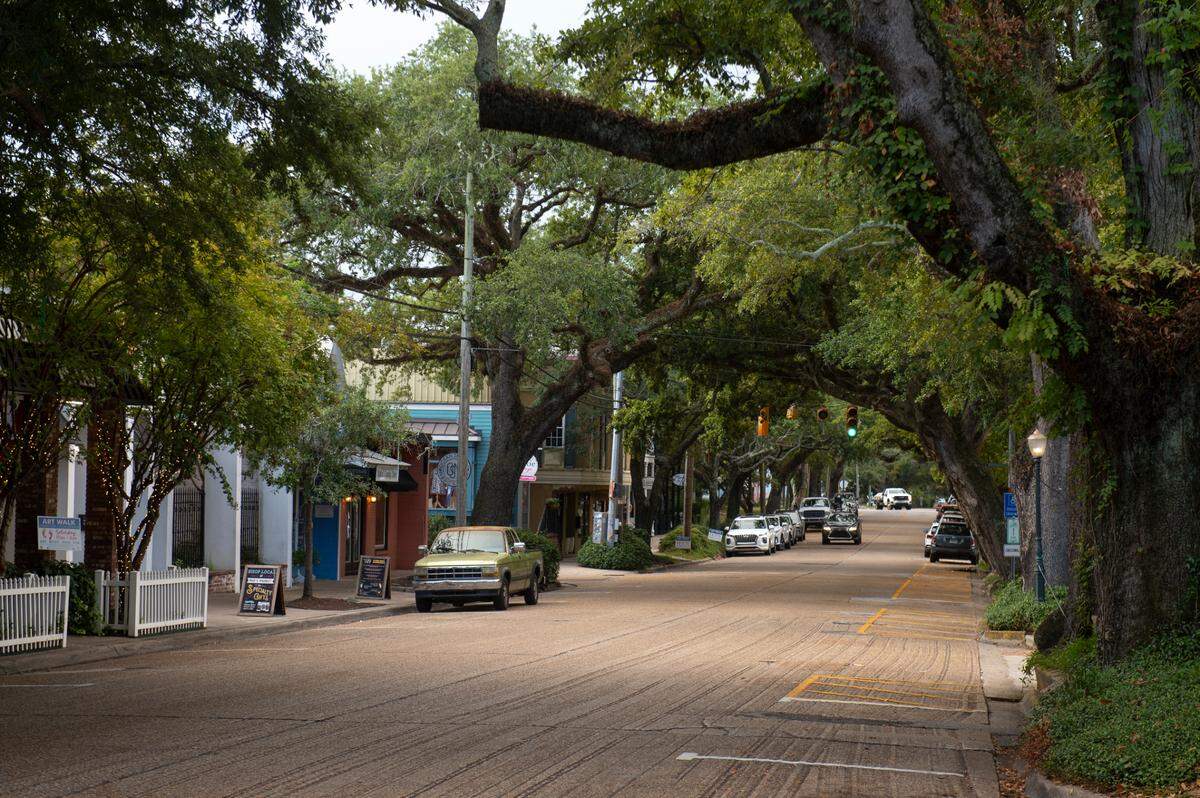 The charm of downtown Ocean Springs draws residents and visitors to restaurants, shops, attractions and special events held throughout the year.
