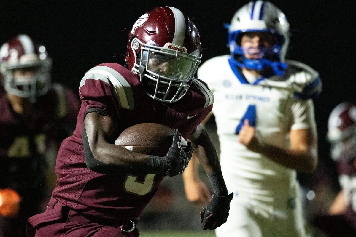Picayune Memorial running back Xavier Dennis (9) was the Sun Herald Athlete of the Week for the week of Nov. 3.