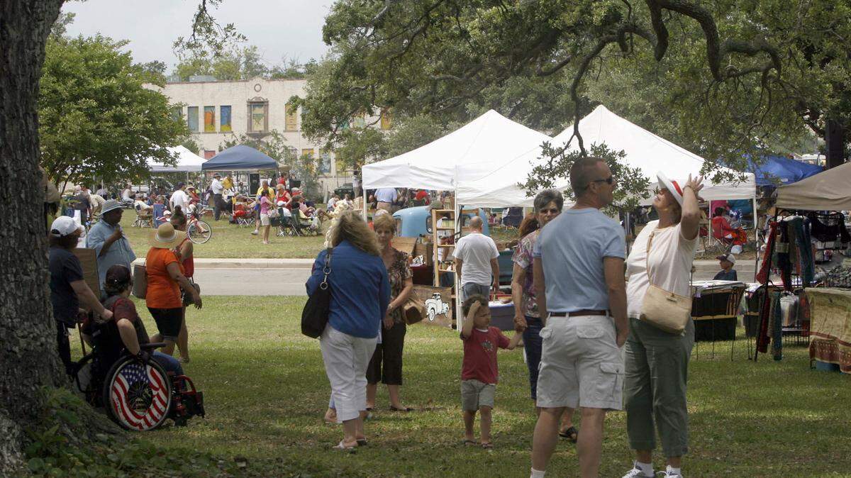 TIM ISBELL/SUN HERALD/FILe 
 The Southern Miss Gulf Coast Jazz and Blues Festival features music, food as well as arts and crafts under the oaks of the Long Beach campus.