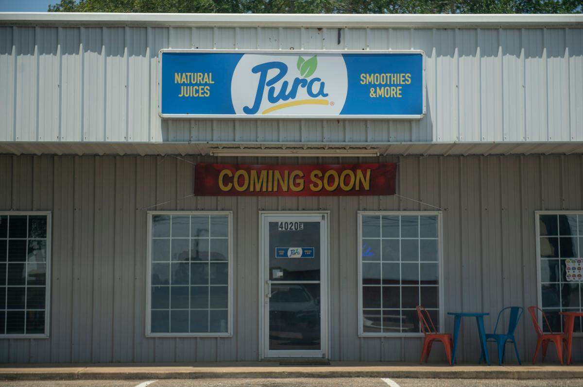 Pura Juice Bar and Smoothies restaurant will open on Old Popp’s Ferry Road in D’Iberville.